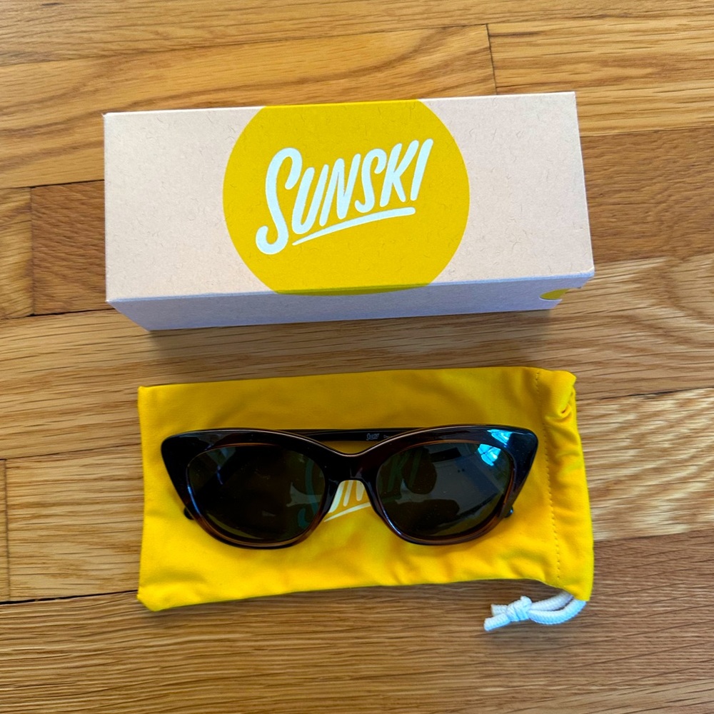 Cateye torte Sunski Sunglasses